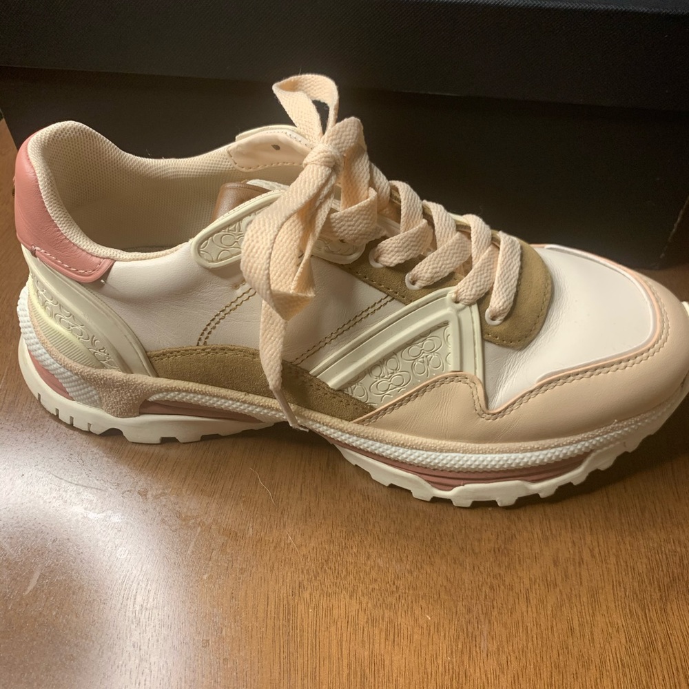 Coach sneakers 💕✨